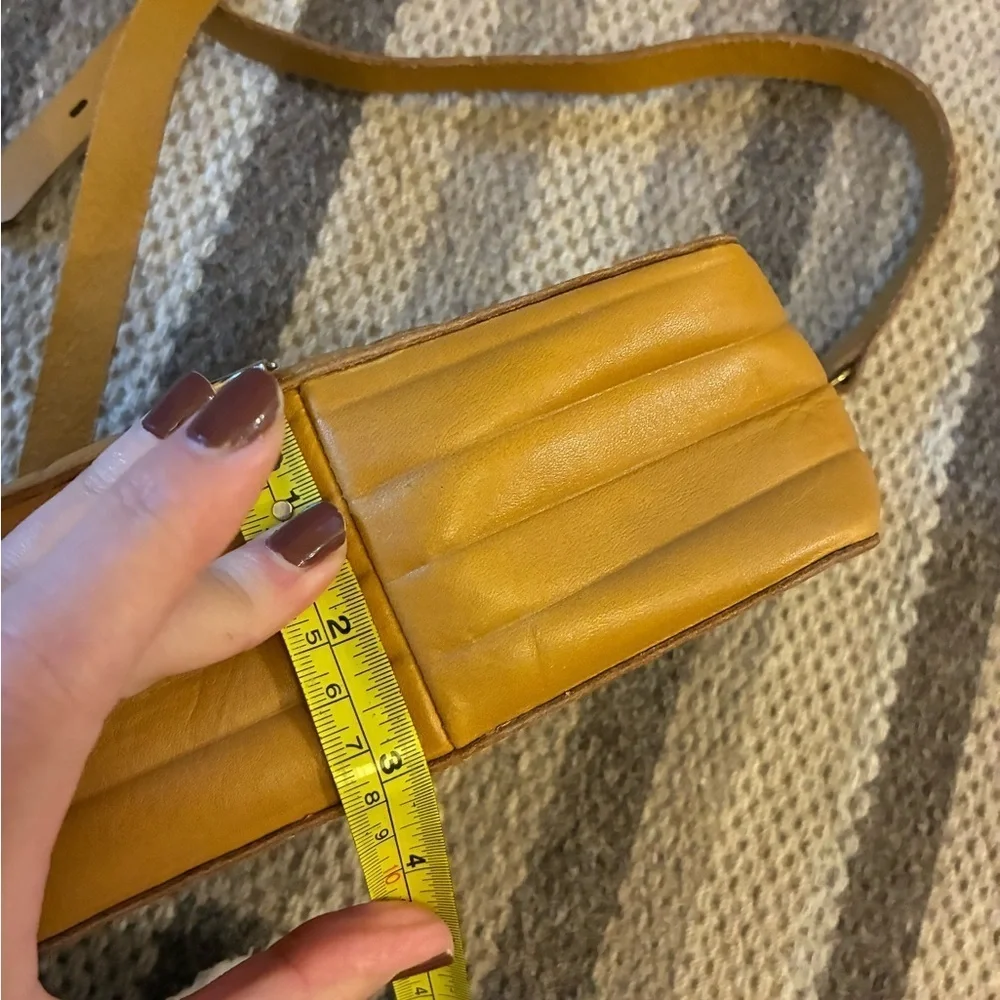 Madewell Women’s Transport Camera Leather Bag Crossbody Handbag in Tan